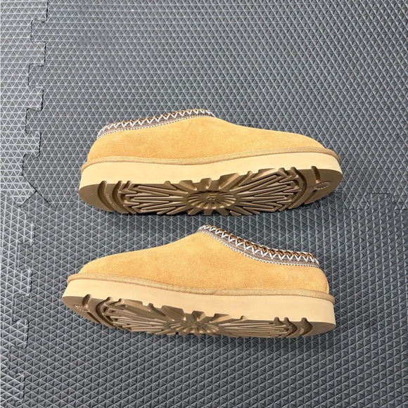 UGG - Chestnut Tasman Slippers - Picture 4 of 8